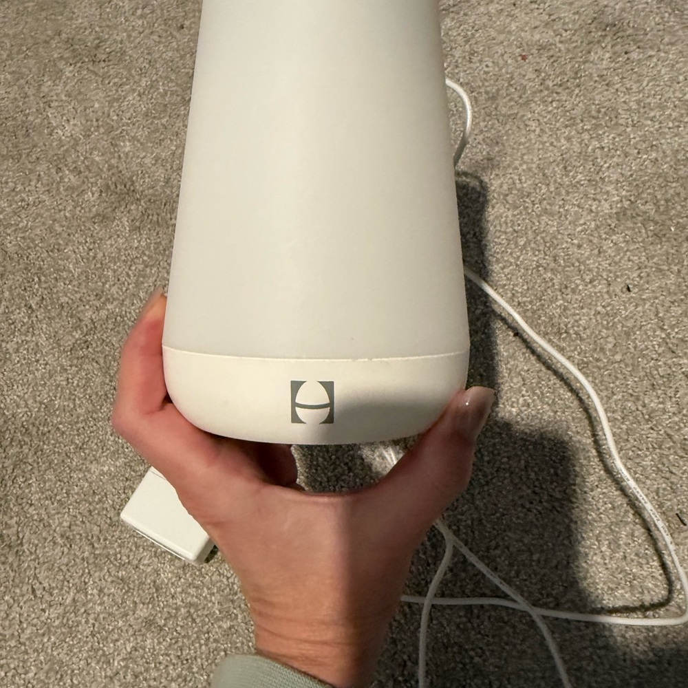 White Hatch Sleep Sound and Light Machine